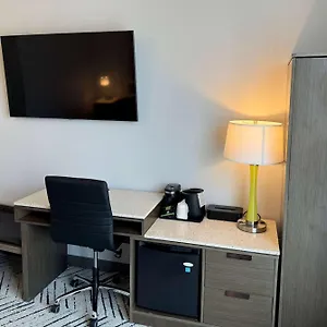 Super 8 By Wyndham Bronx Near Stadium Hotel New York